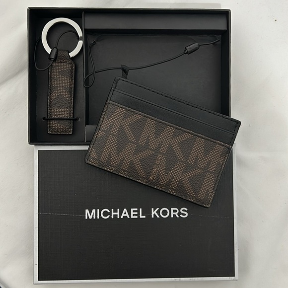 Choose one NWT  Men`s Jet Set Slim Billfold Leather Wallet with Gift Box pick 1 - Picture 10 of 15